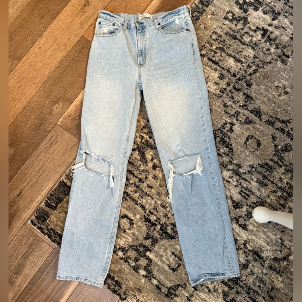 Abercrombie & Fitch Ultra High Rise The 90’s Straight Leg Jeans